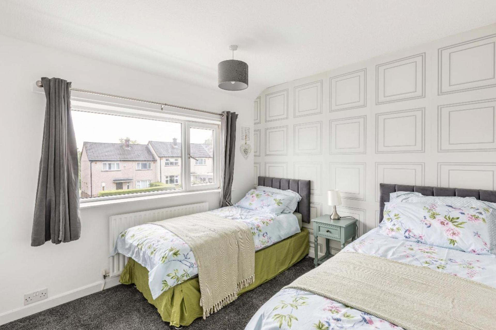 Come & Unwind In Charming 5 Bed House In Blackburn Блекберн Екстер'єр фото